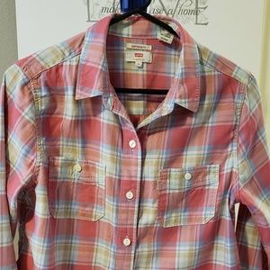 Levi's Boyfit womens shirt